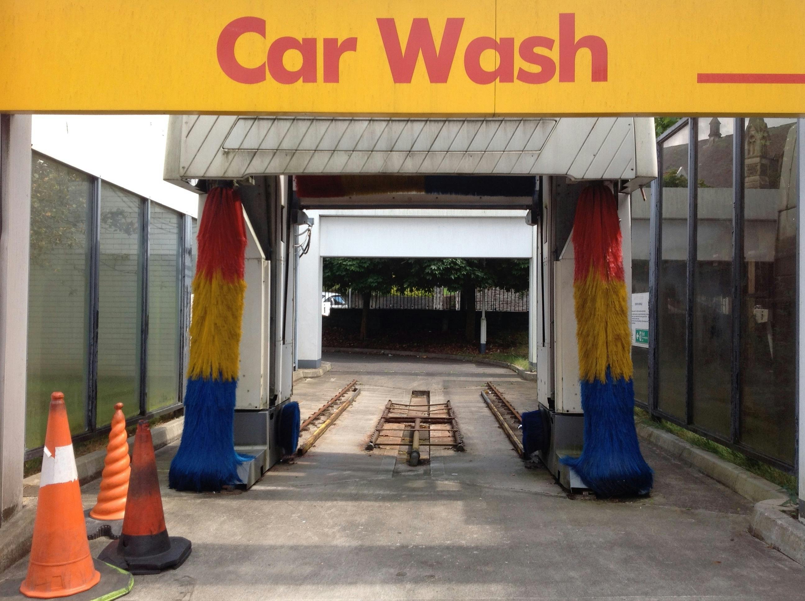 Car wash bay